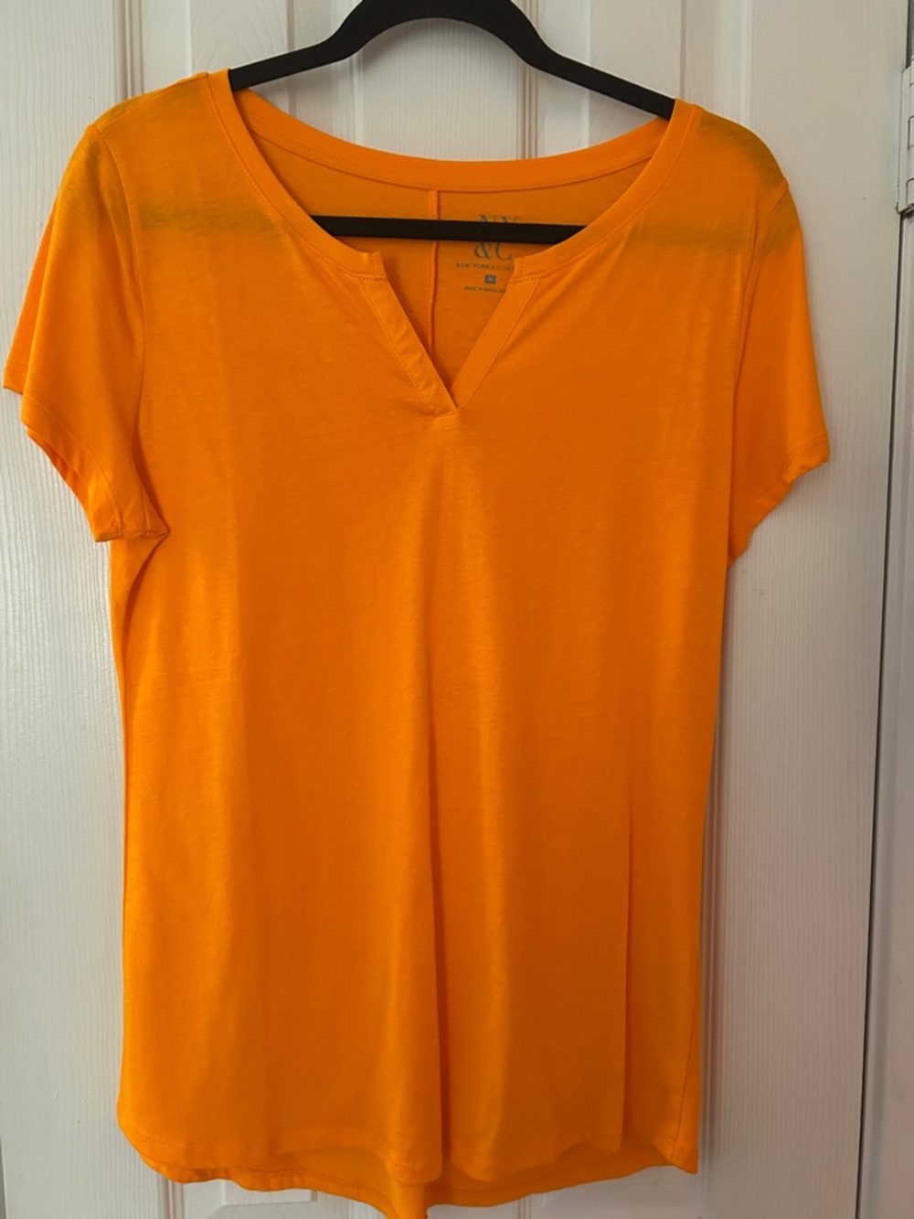NY& Company  Bright Orange Short Sleeve Notch-Neck Tee, Medium.